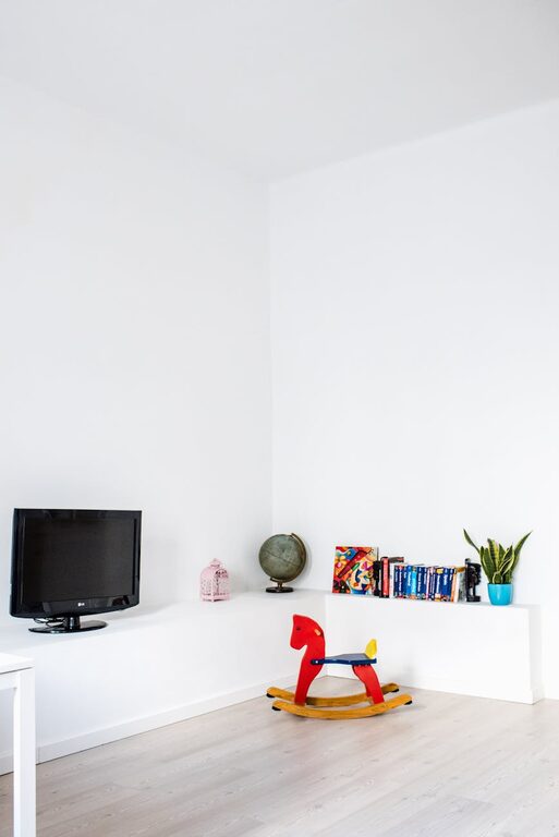 Smart Tips to Organize Small Living Spaces for Comfort and Efficiency