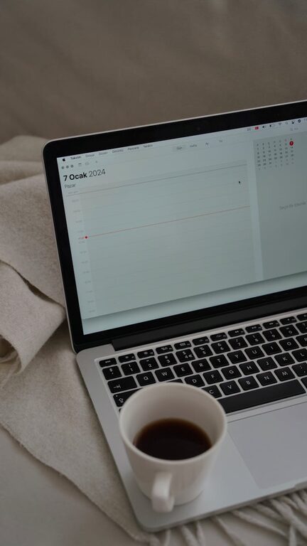How to Create a Relaxing Morning Routine to Boost Productivity